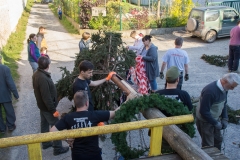 Maibaum aufstellen 2016 003