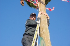 Maibaum aufstellen 2016 031