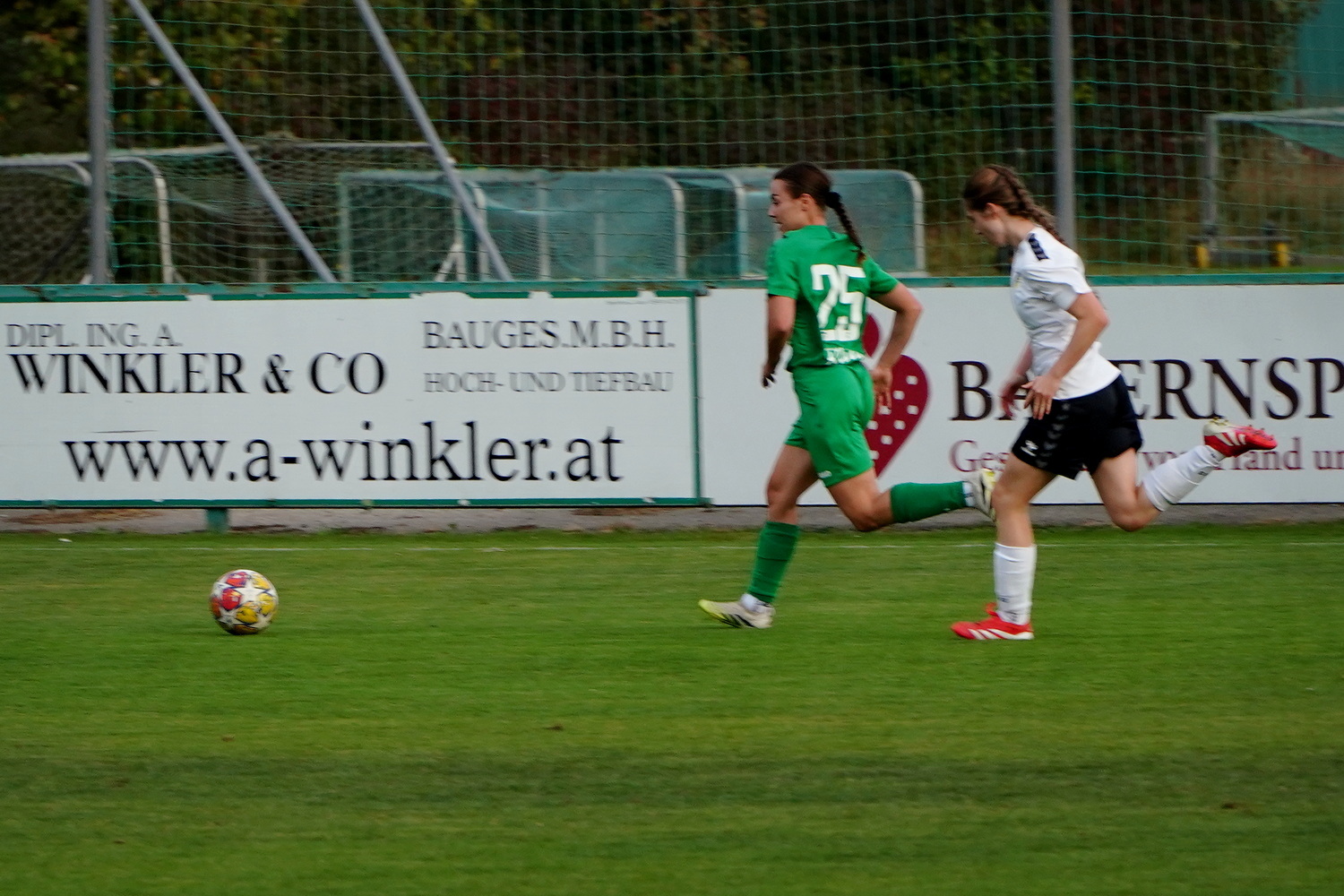 Frauenfusball-Lassee-28