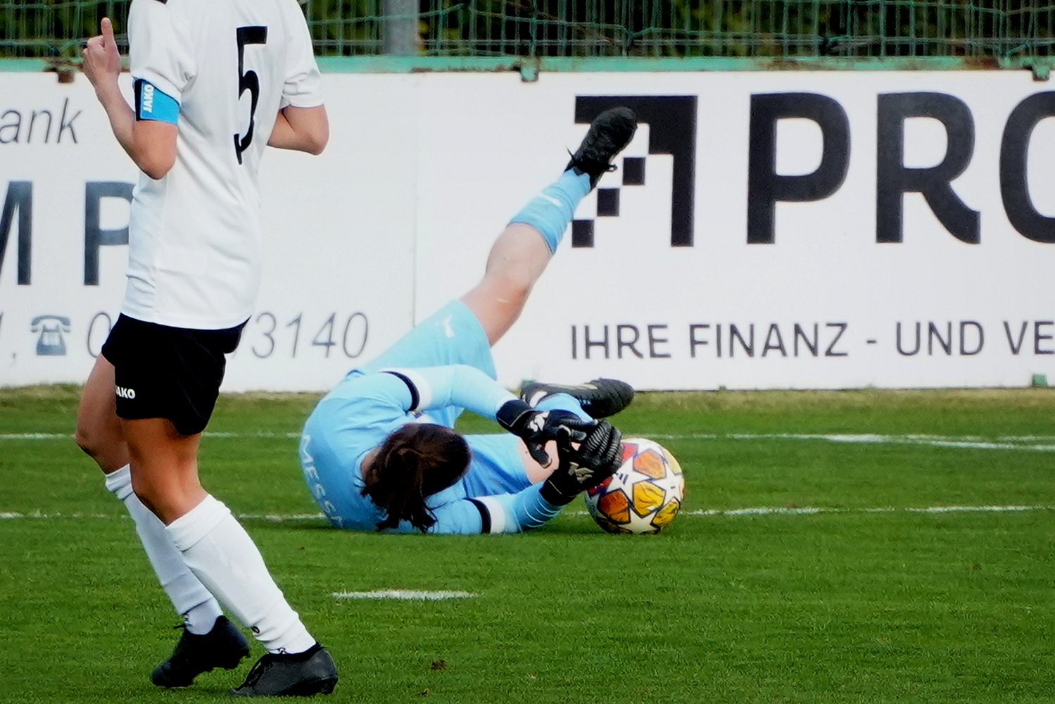 Frauenfusball-Lassee-30