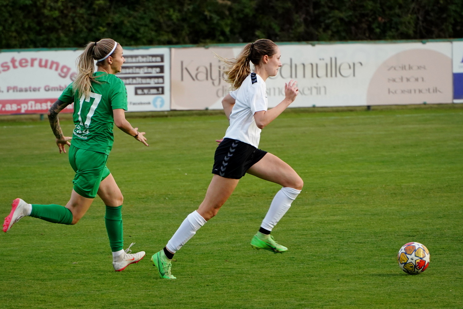 Frauenfusball-Lassee-45