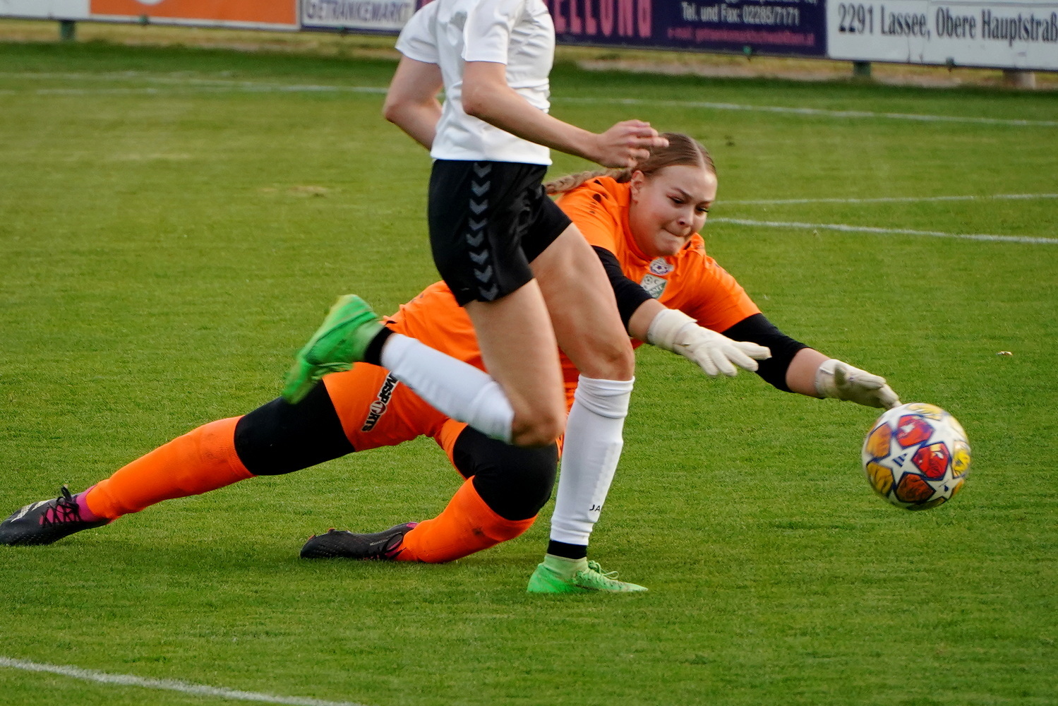 Frauenfusball-Lassee-47
