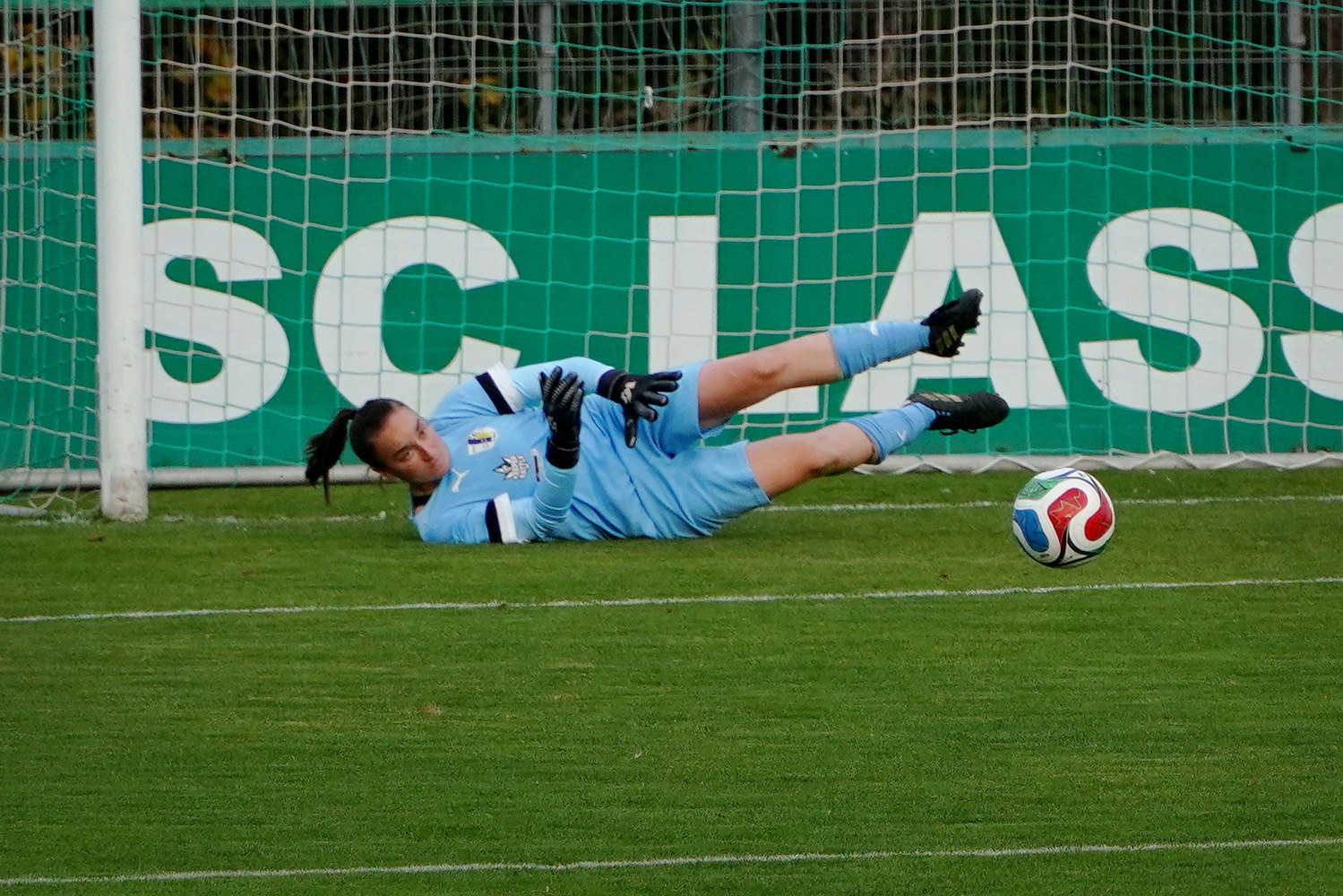 Frauenfusball-Lassee-54