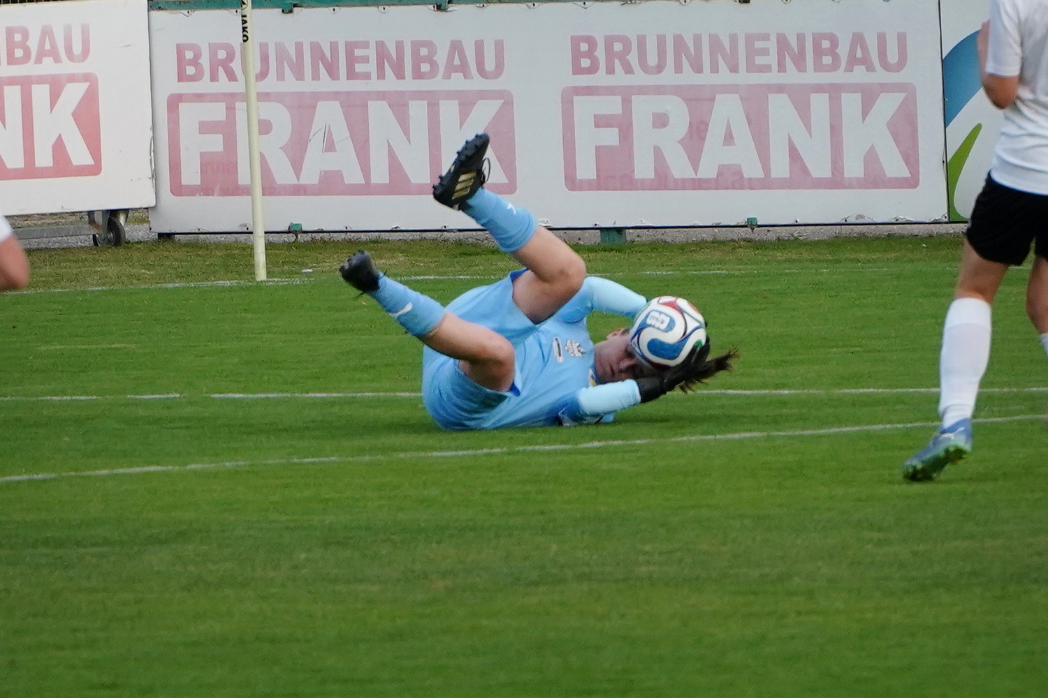 Frauenfusball-Lassee-56