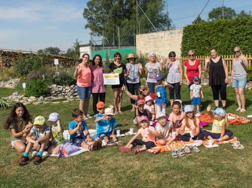 Kindergarten zu Besuch im Kräutergarten