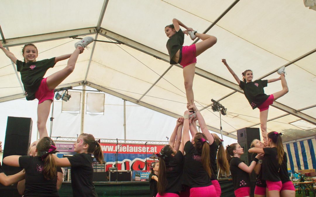 Cheerleader Panthers beim SC Zeltfest in Marchegg